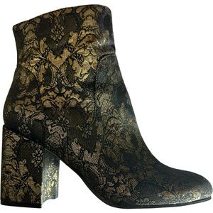 Marc Fisher Boots 10